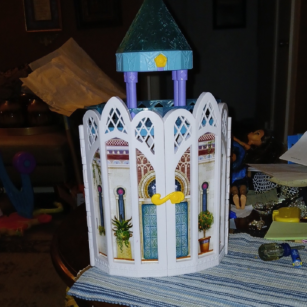 Wish Rosa's Castle Dollhouse